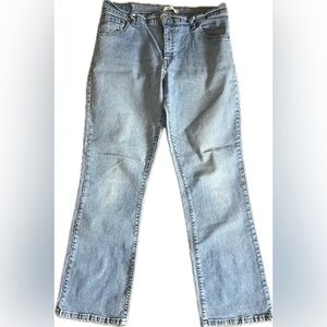 Levi's 510 Relaxed Boot Cut vintage Jeans Classic Style. Women’s size 12 short.